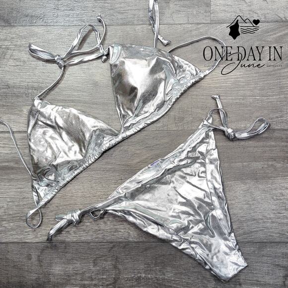 Adisputent Silver Halter Tie Side Bikini Swimsuit Size L - Picture 1 of 4